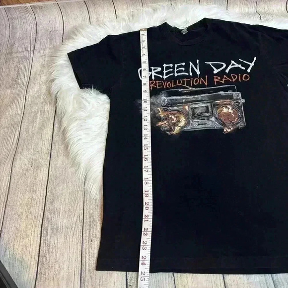 Green Day Revolution Radio Spring Tour 2017 Concert Tshirt Next Level Size S - Picture 3 of 6